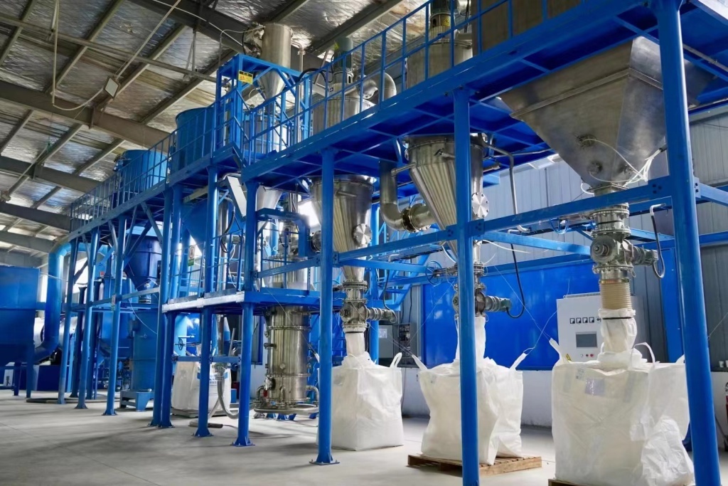 兩山轉化看鶴峰 82萬畝“生態珍寶”香飄海外，村民增收笑滿顏